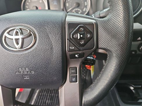 Used 2018 Toyota Tacoma SR5 image 15