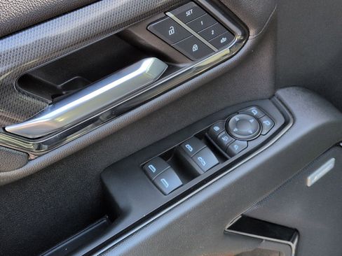 Used 2024 GMC Sierra 2500 AT4 w/ AT4 Premium Plus Package AWD/4WD image 15