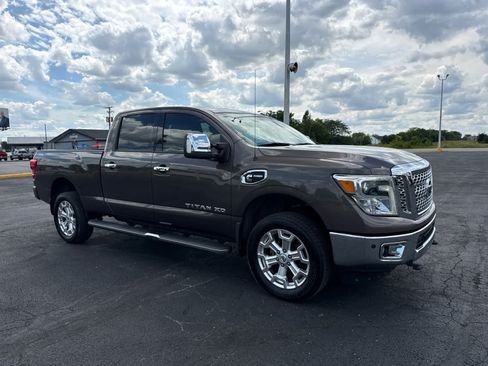 Used 2017 Nissan Titan SL AWD/4WD image 7