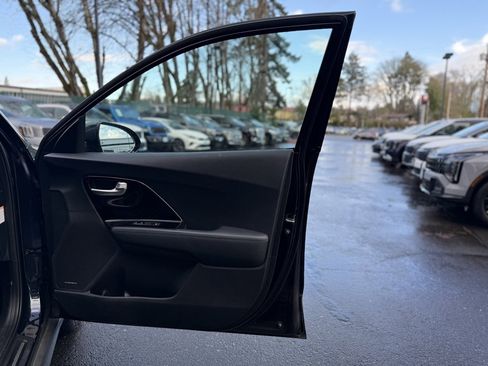 Used 2019 Kia Niro EX Premium w/ Cold Weather Package 1.0 image 20