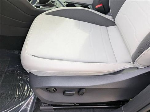New 2026 Volkswagen Taos SE AWD/4WD image 4