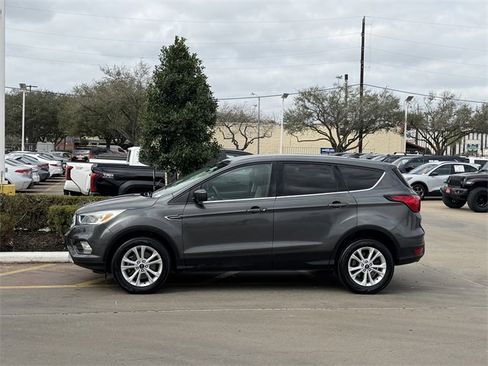 Used 2019 Ford Escape SE image 4