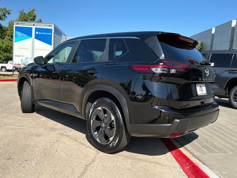 Used 2025 Nissan Rogue SV AWD/4WD image 8