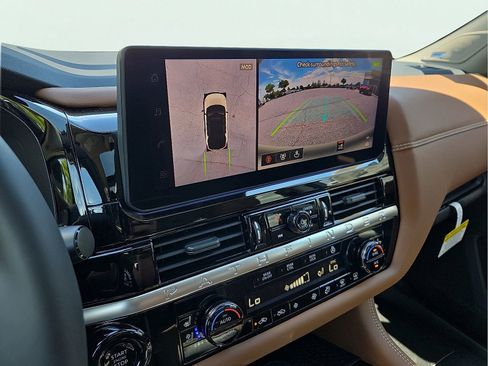 New 2026 Nissan Pathfinder Platinum AWD/4WD image 18