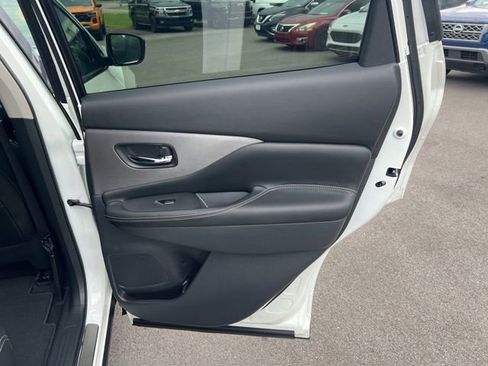 Used 2024 Nissan Murano SV w/ SV Midnight Edition Package image 12