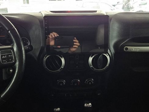 Used 2016 Jeep Wrangler Unlimited Sahara w/ Max Tow Package image 13