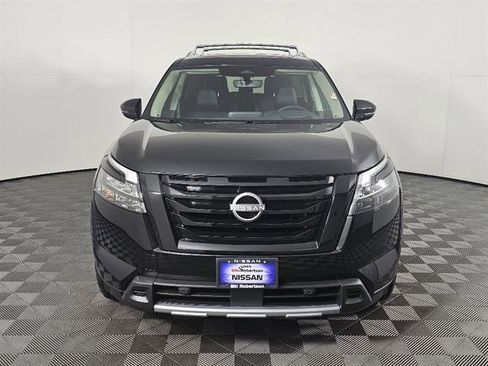 New 2025 Nissan Pathfinder Platinum AWD/4WD image 10