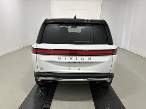 Used 2024 Rivian R1S Adventure AWD/4WD image 4