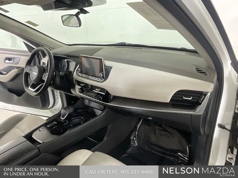 Used 2022 Nissan Rogue SV FWD image 30