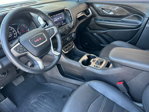 Used 2024 GMC Terrain Denali w/ Denali Premium Package AWD/4WD image 9