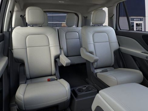 New 2026 Lincoln Aviator AWD w/ Jet Appearance Package image 11