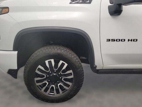 Used 2024 Chevrolet Silverado 3500 LTZ w/ LTZ Plus Package AWD/4WD image 9