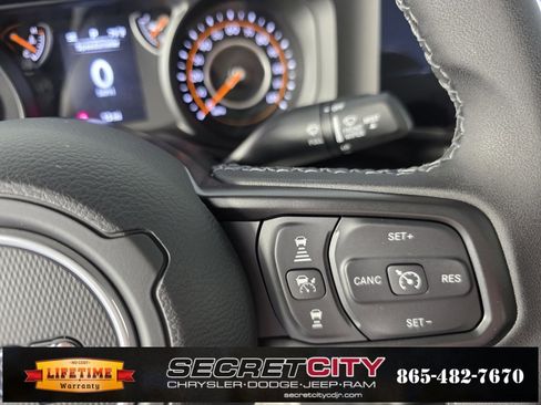 New 2025 Jeep Gladiator Sport image 17