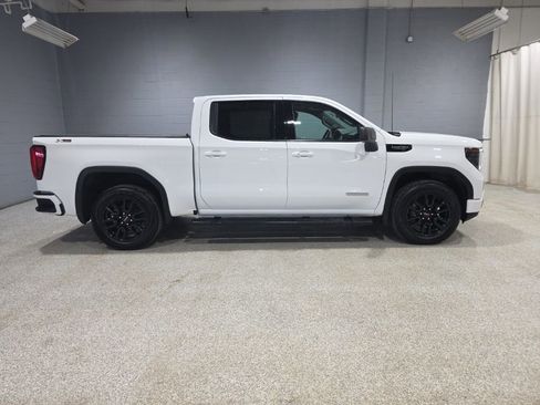 Used 2023 GMC Sierra 1500 Elevation w/ LPO, Elevation Black Package image 3