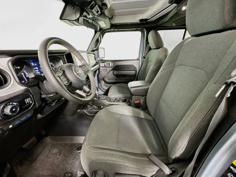 Used 2024 Jeep Wrangler Unlimited AWD/4WD image 13