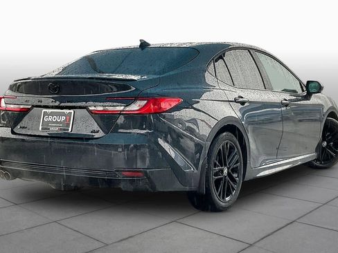 Used 2025 Toyota Camry SE image 13