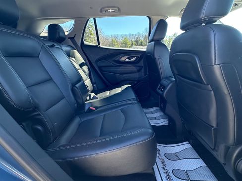 Used 2024 GMC Terrain SLT AWD/4WD image 19