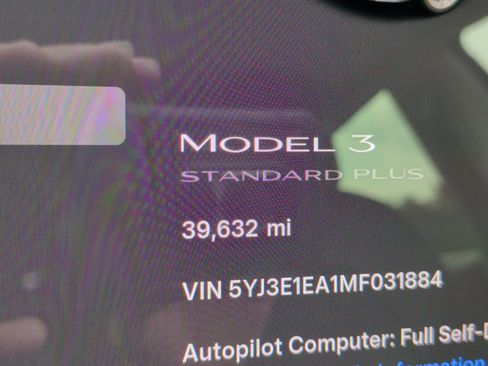 Used 2021 Tesla Model 3 Standard Range Plus image 14