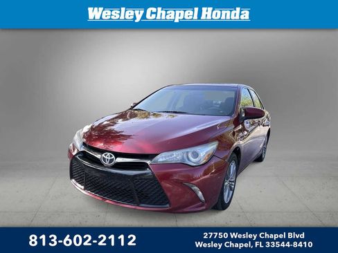Used 2015 Toyota Camry SE image 1