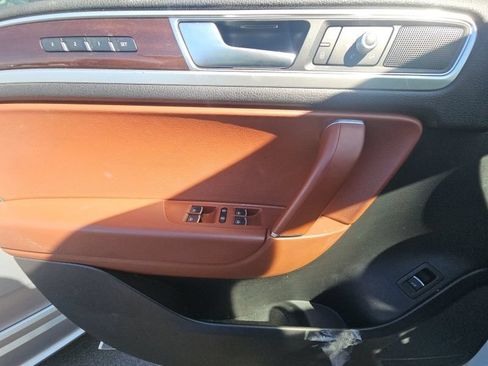 Used 2015 Volkswagen Touareg VR6 AWD/4WD image 29