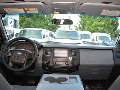 Used 2013 Ford F250 XL w/ PWR Equipment Group image 17