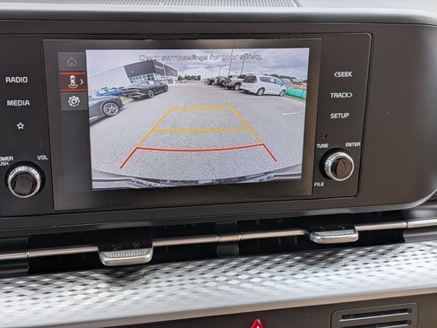 Used 2024 Kia Carnival LX FWD image 23