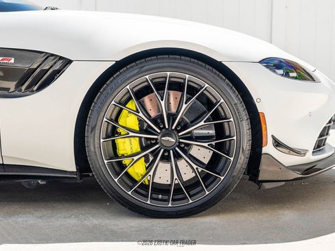 Used 2022 Aston Martin V8 Vantage Coupe image 45
