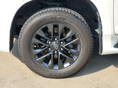 Certified 2023 Lexus GX 460 Premium w/ Premium Package AWD/4WD image 10