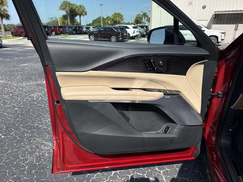 New 2026 Cadillac Lyriq Signature Luxury w/ Nappa Leather Package AWD/4WD image 18