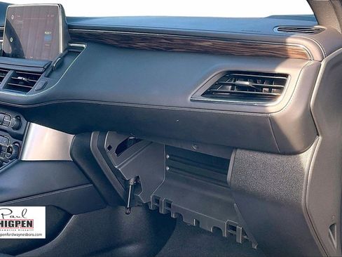 Used 2022 Chevrolet Tahoe LT w/ Luxury Package image 16