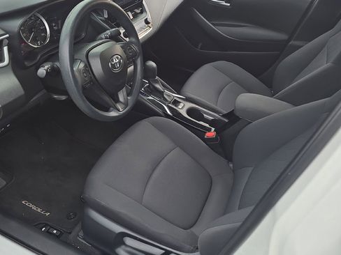 Used 2021 Toyota Corolla LE w/ Carpet Mat Package (TMS) image 2