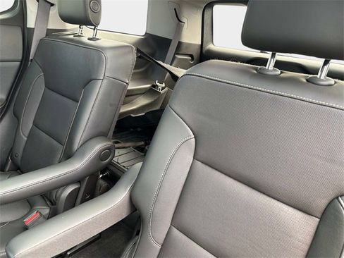 Used 2019 GMC Acadia SLT image 13