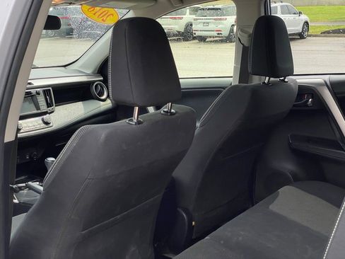 Used 2018 Toyota RAV4 XLE AWD/4WD image 28