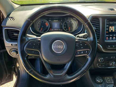 Used 2020 Jeep Cherokee Trailhawk w/ Technology Group AWD/4WD image 23