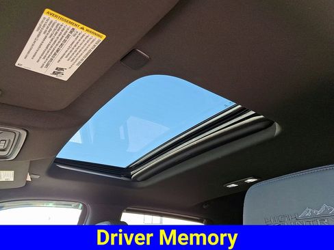 Certified 2020 Chevrolet Silverado 1500 High Country w/ Technology Package image 15