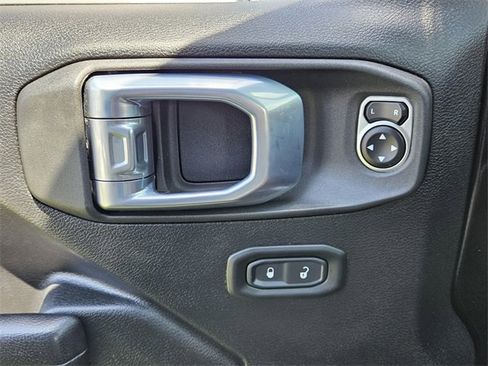 Used 2021 Jeep Wrangler Sport S image 25