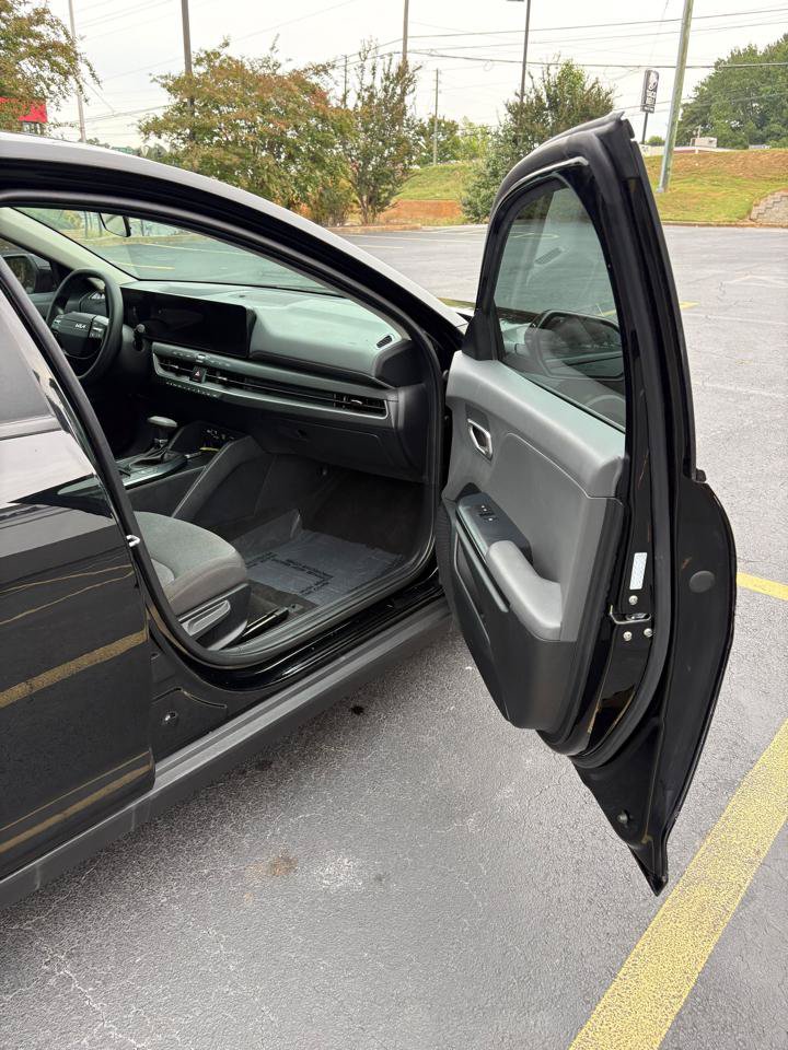 Used 2025 Kia K4 FWD image 16