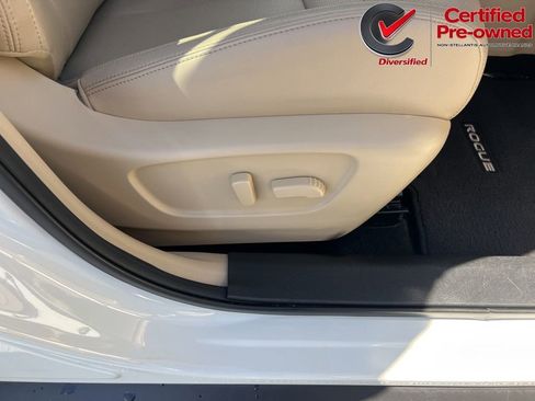 Used 2020 Nissan Rogue SL FWD image 32