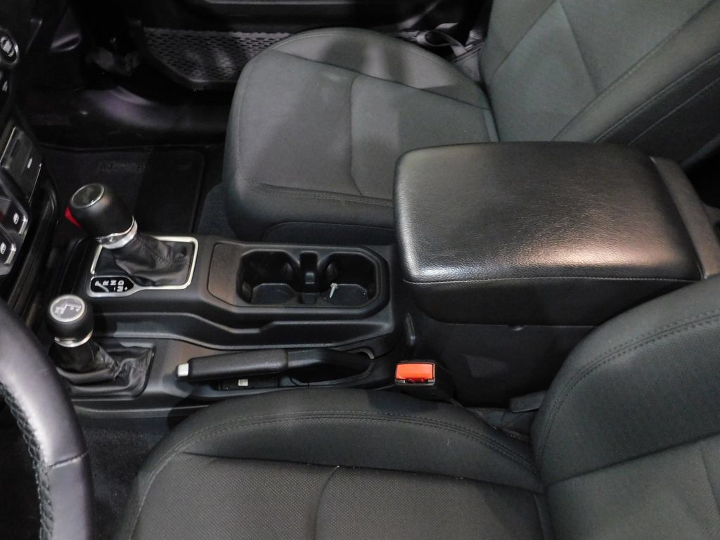 Used 2021 Jeep Wrangler Sport AWD/4WD image 32
