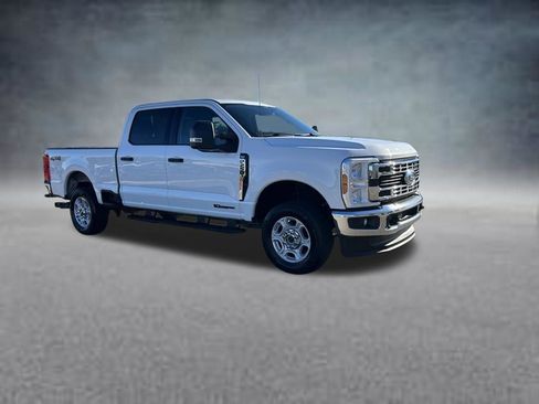 Used 2025 Ford F250 XLT AWD/4WD image 7