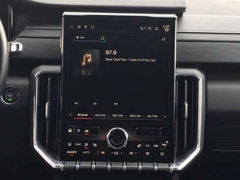 Certified 2025 GMC Acadia Elevation image 7