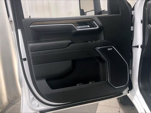 Used 2022 Chevrolet Silverado 1500 RST w/ Convenience Package II image 9