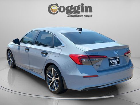 Used 2024 Honda Civic Touring image 3