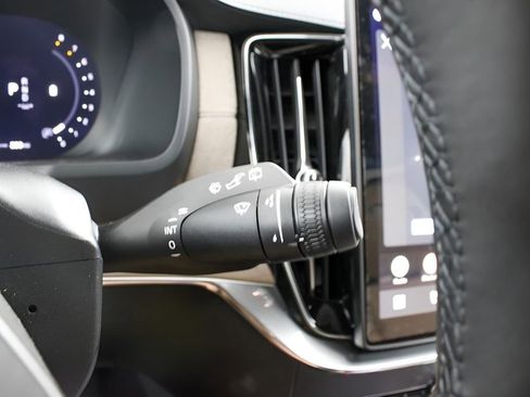 New 2026 Volvo XC90 B6 Plus w/ Protection Package Premier image 21