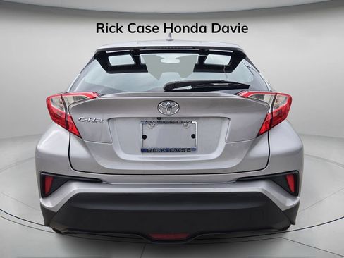 Used 2018 Toyota C-HR XLE image 6