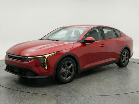 Used 2025 Kia K4 FWD image 3