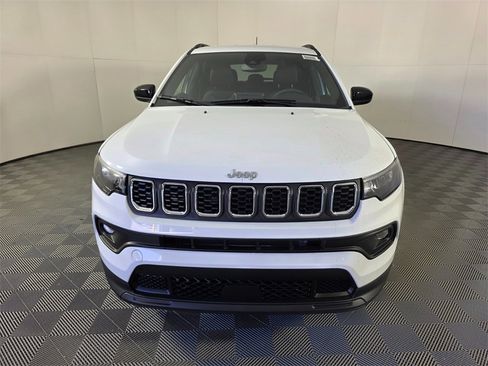 New 2026 Jeep Compass Latitude image 3