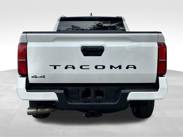 Used 2026 Toyota Tacoma SR5 AWD/4WD image 4