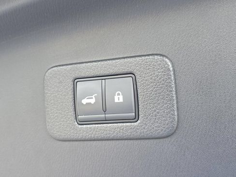 Used 2024 Nissan Armada SL w/ Captain's Chairs Package RWD image 12