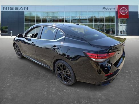 New 2025 Nissan Sentra SR w/ Midnight Edition image 7